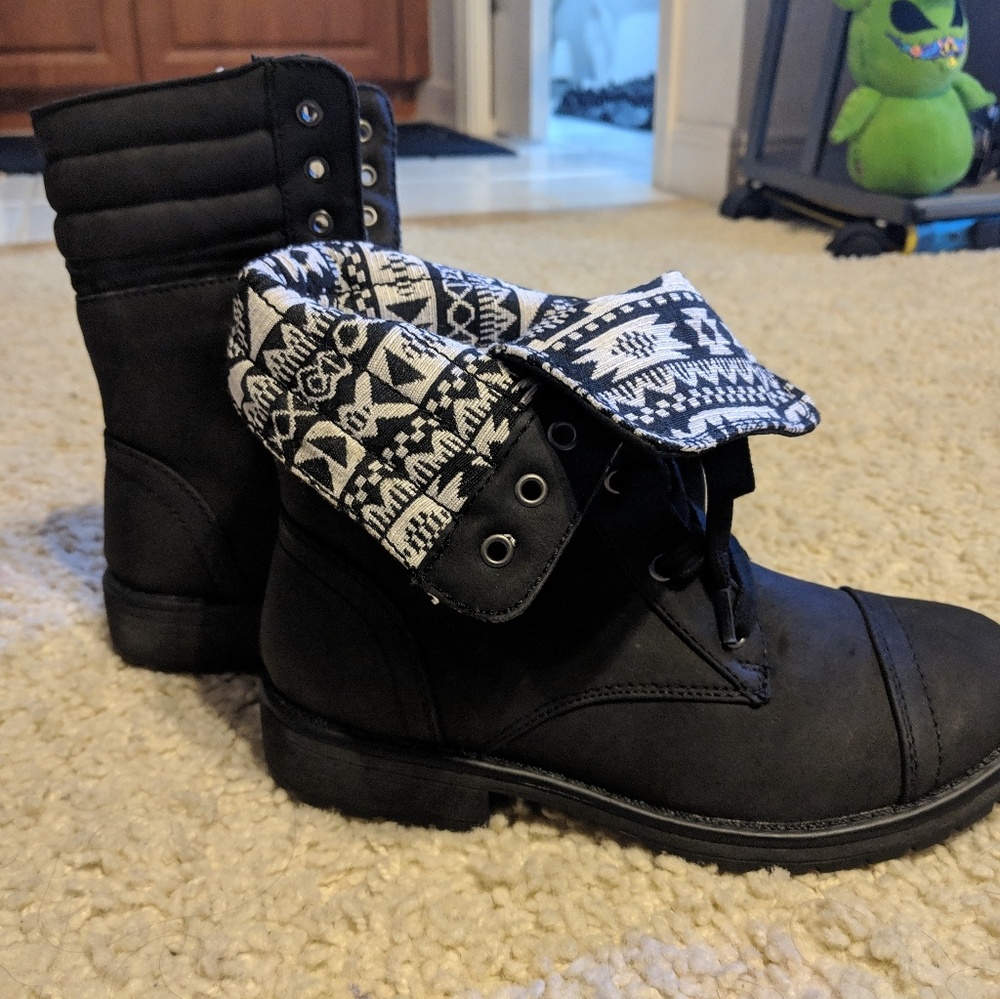 Roxy boots
